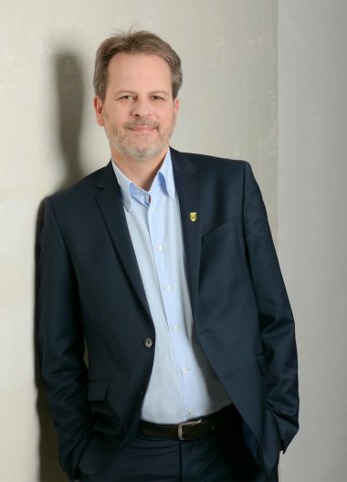 Das Bild zeigt Bürgermeister Jörg von Borczyskowski.