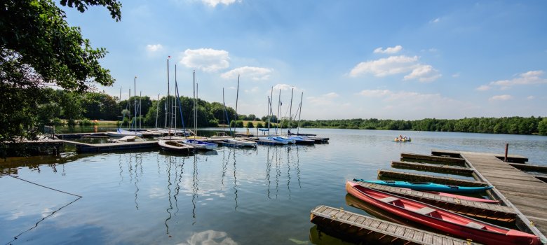 Gronau Dreiländersee Kanus und Segelboote