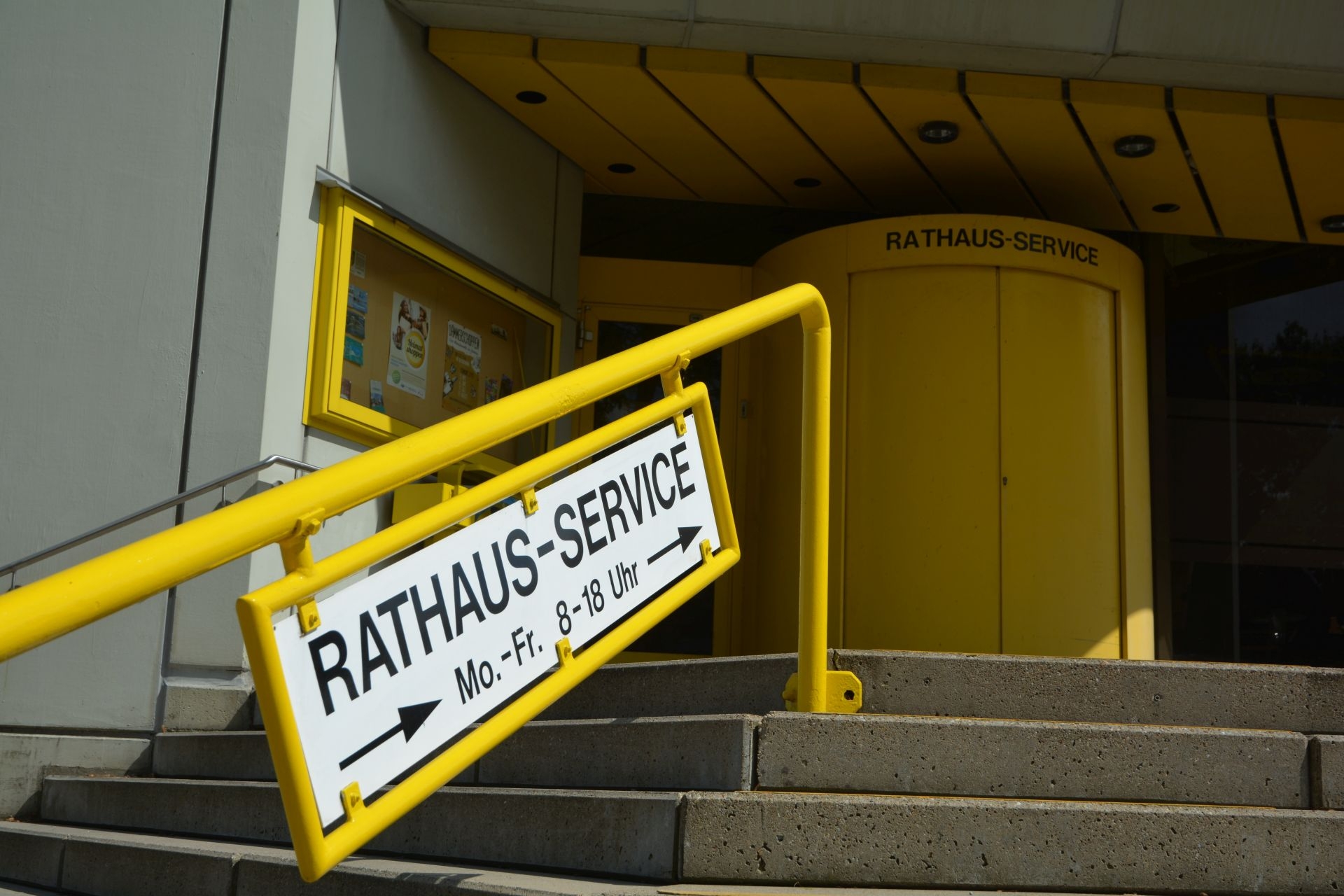 Eingang Rathausservice