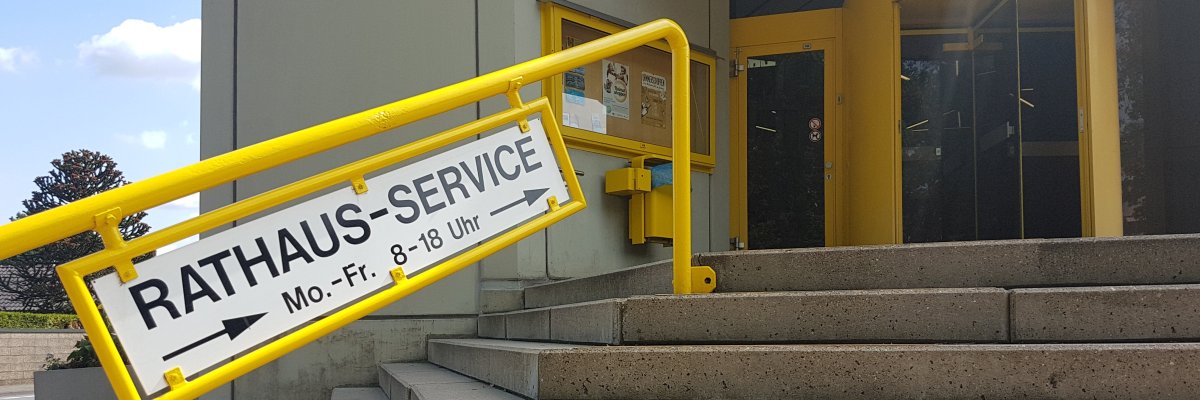 Der Eingang zum Gronauer Rathaus bzw. zum Rathaus-Service.