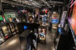 rocknpopmuseum Ausstellungsansicht von der Empore aus