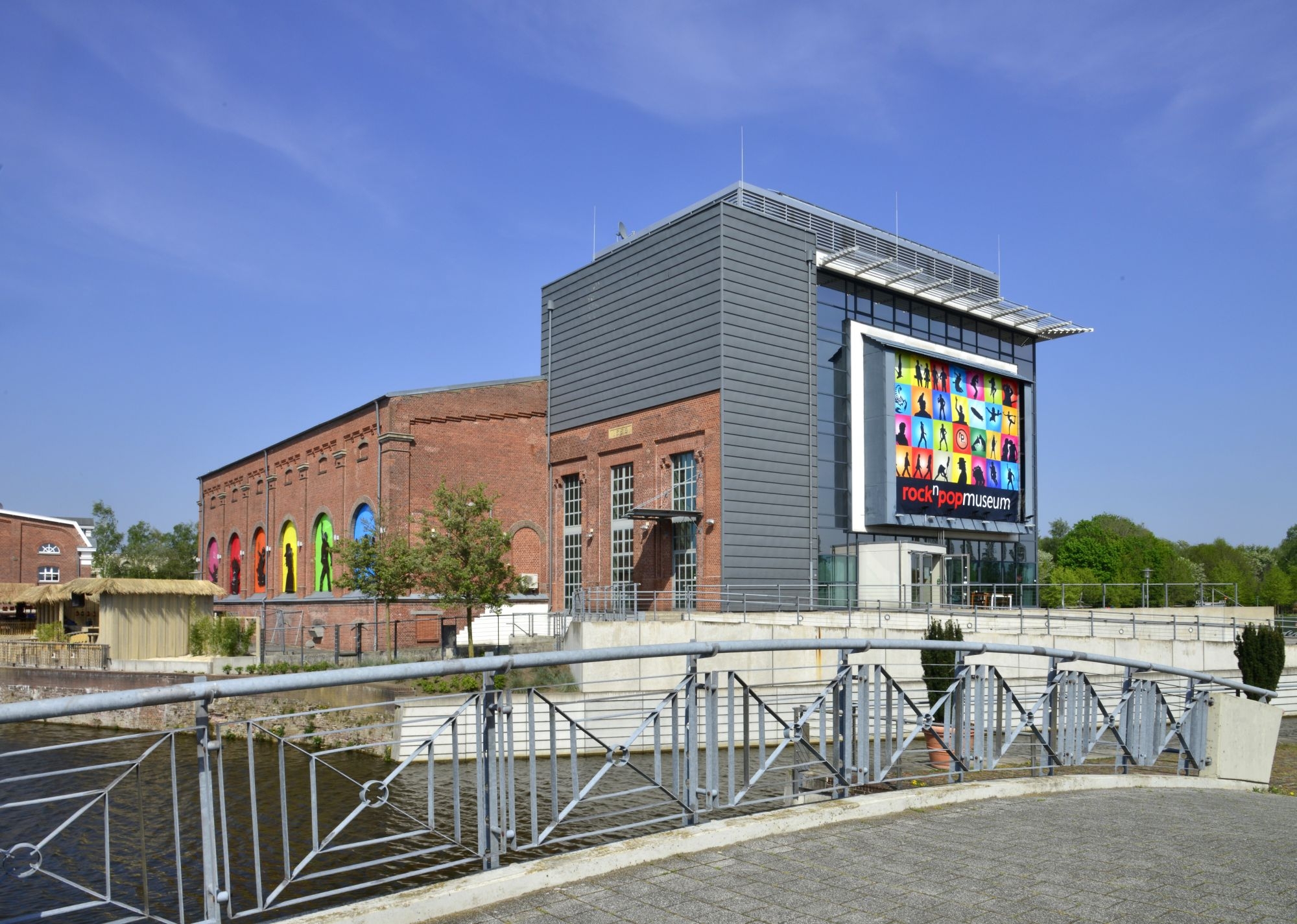 Rock´ n ´pop Museum von außen 