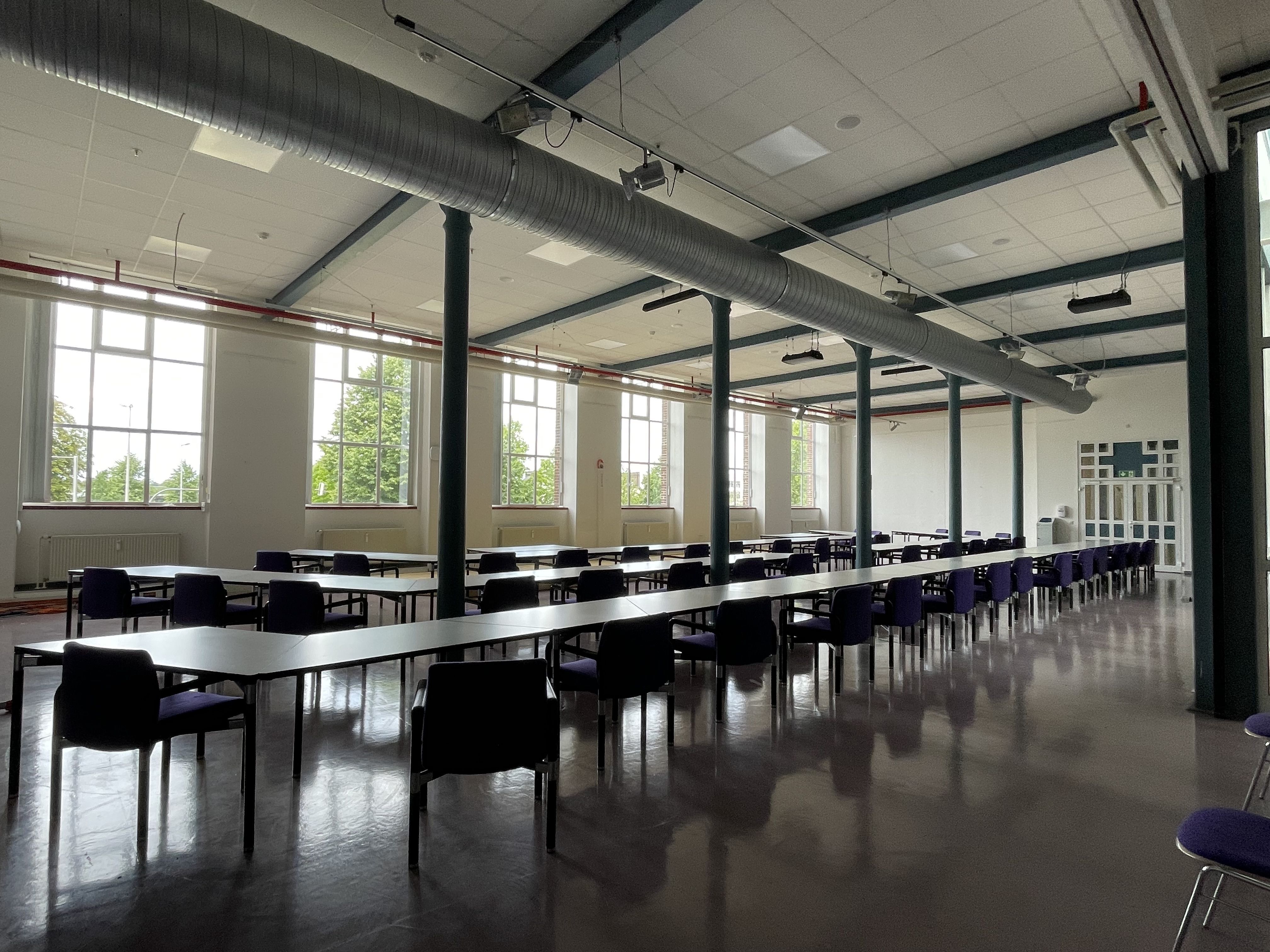 Blick in den Ratssaal im Gebäude des Wirtschaftszentrums Gronau