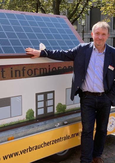 Das Modellhaus der VBZ mit Solaranlage auf dem Dach.