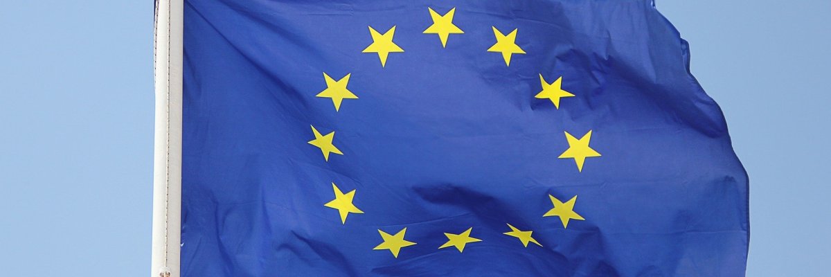 Die gehisste Europaflagge. Die gehisste Europaflagge.