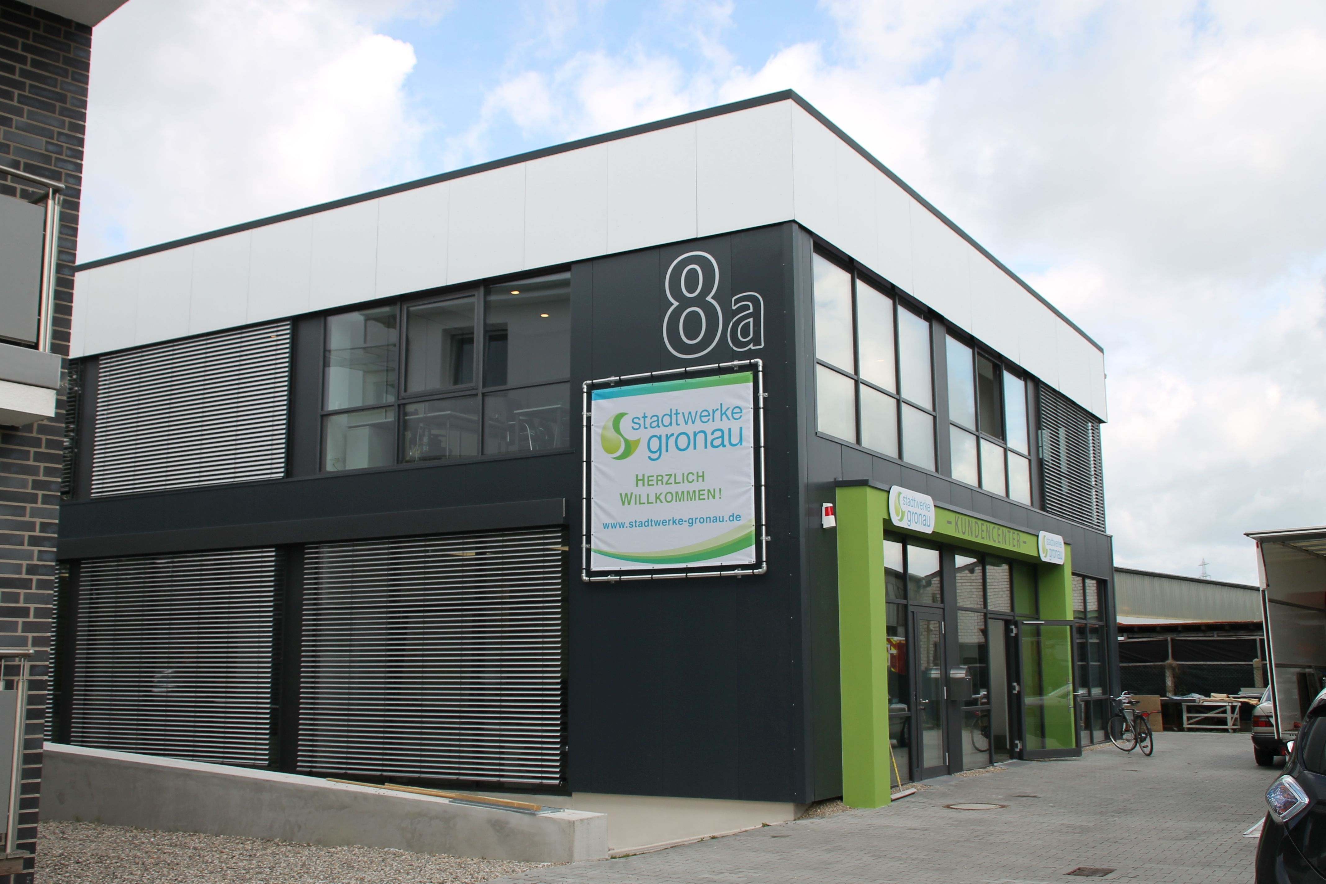 Sie sehen das Gebäude der Stadtwerke Gronau am Hofkamp 8a