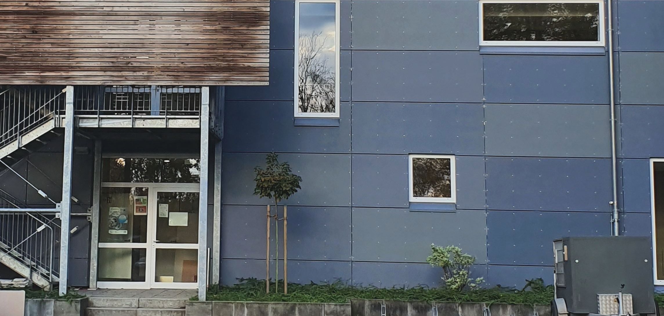 Eingang zur Verwaltungsnebenstelle an der Iltisstraße 20