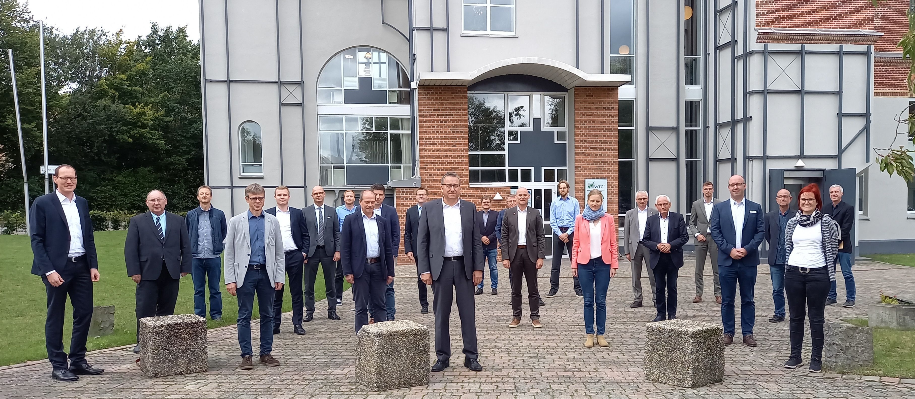 Regionaltreffen, Menschen vor dem WZG