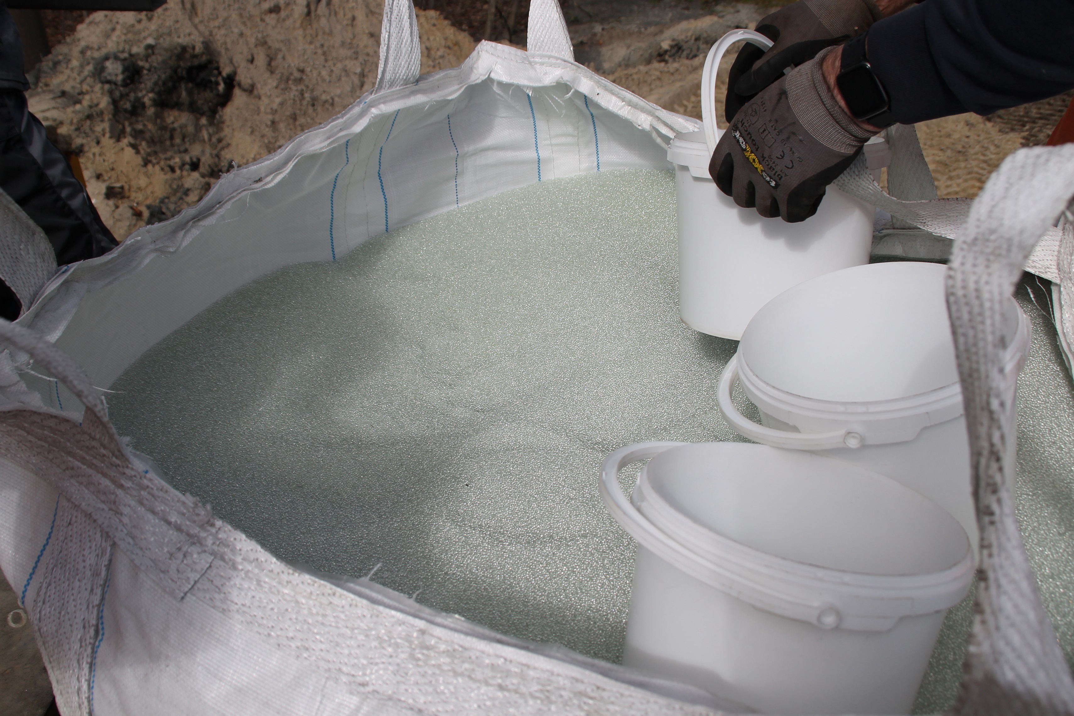 Bigpack voller kleiner Glaskügelchen