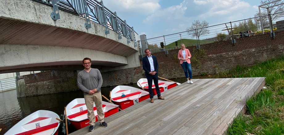 Von Links: Sebastian Stern, Tiefbauamt; Herr Mikus, Sparkasse Westmünsterland; Katharina Detert, Stadtmarketing