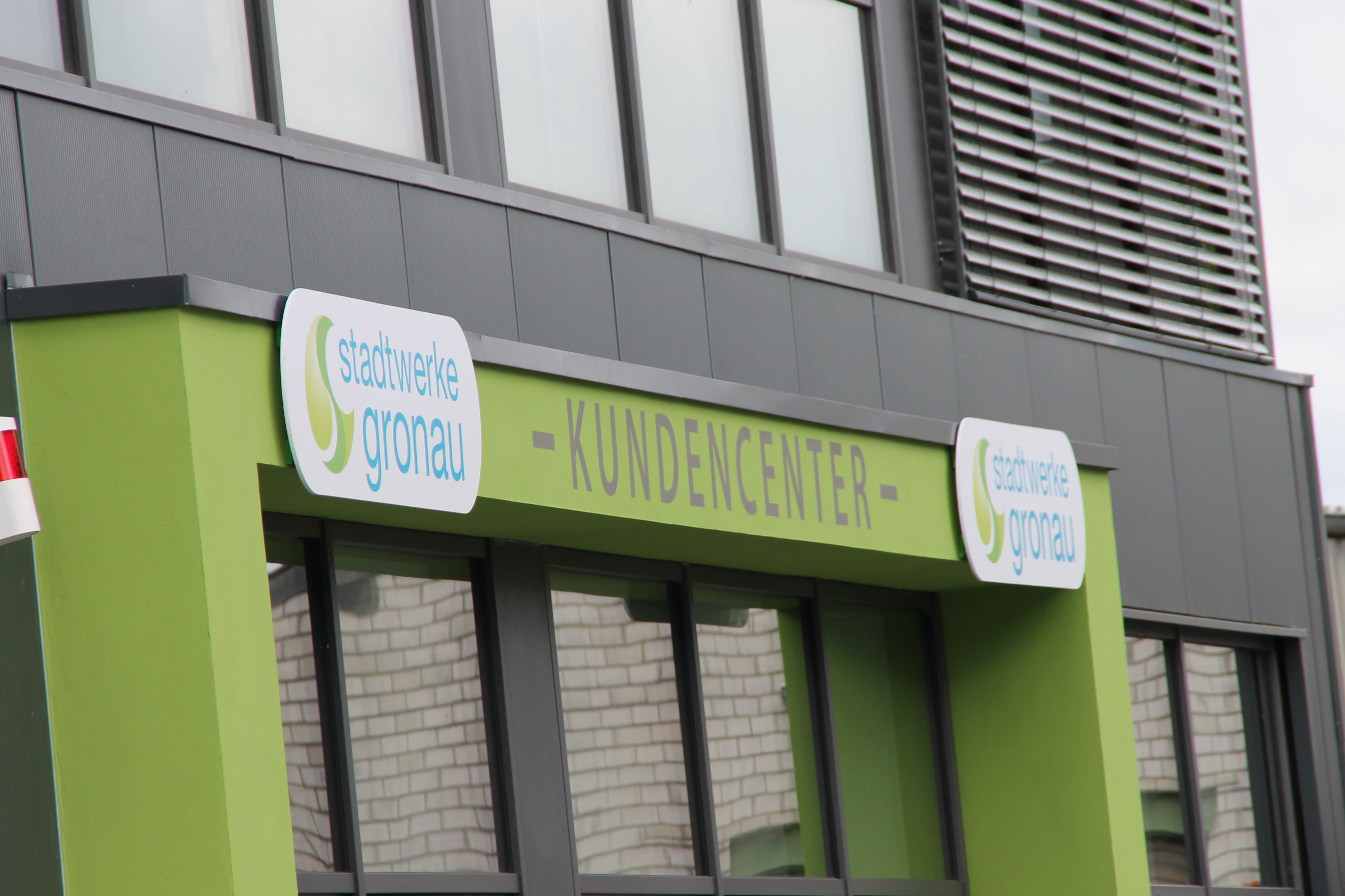 Ausschnitt des Gebäudes des Kundencenters der Stadtwerke Gronau