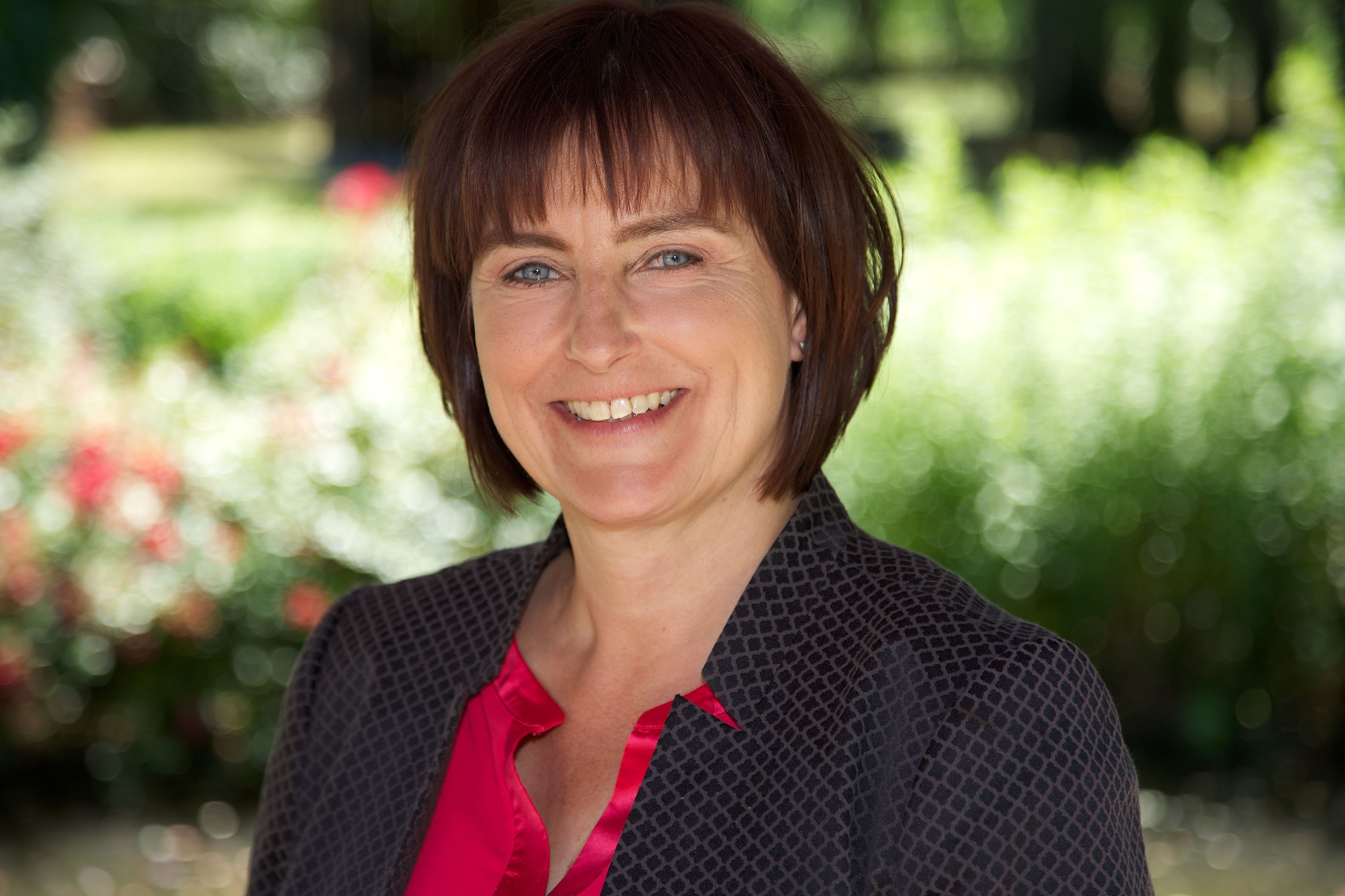 Ein Portraitbild von Anja Schröer.