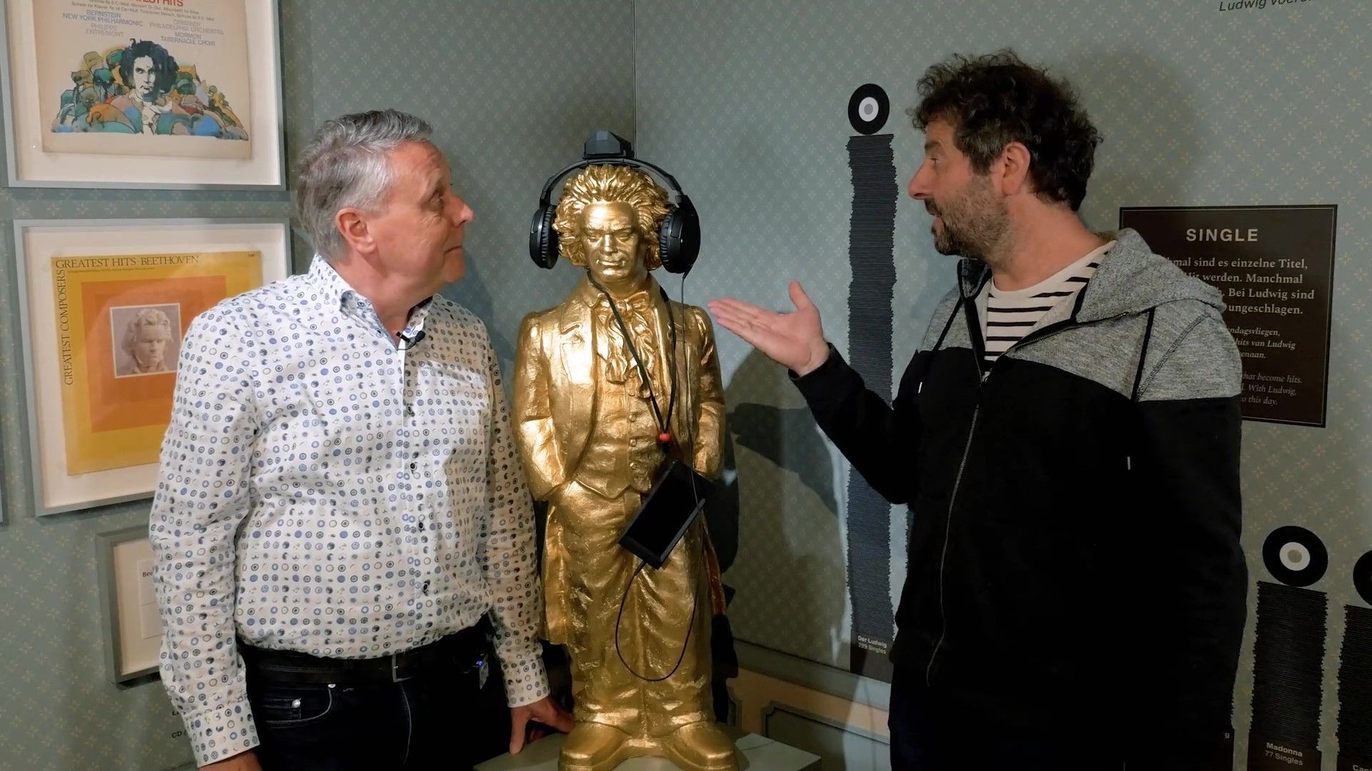 rock´n´popmuseum-Geschäftsführer Thomas Albers (links) und Kurator Dr. Thomas Mania sprechen im neuen Video über die Ausstellung "Ludwig lebt! Beethoven im Pop".