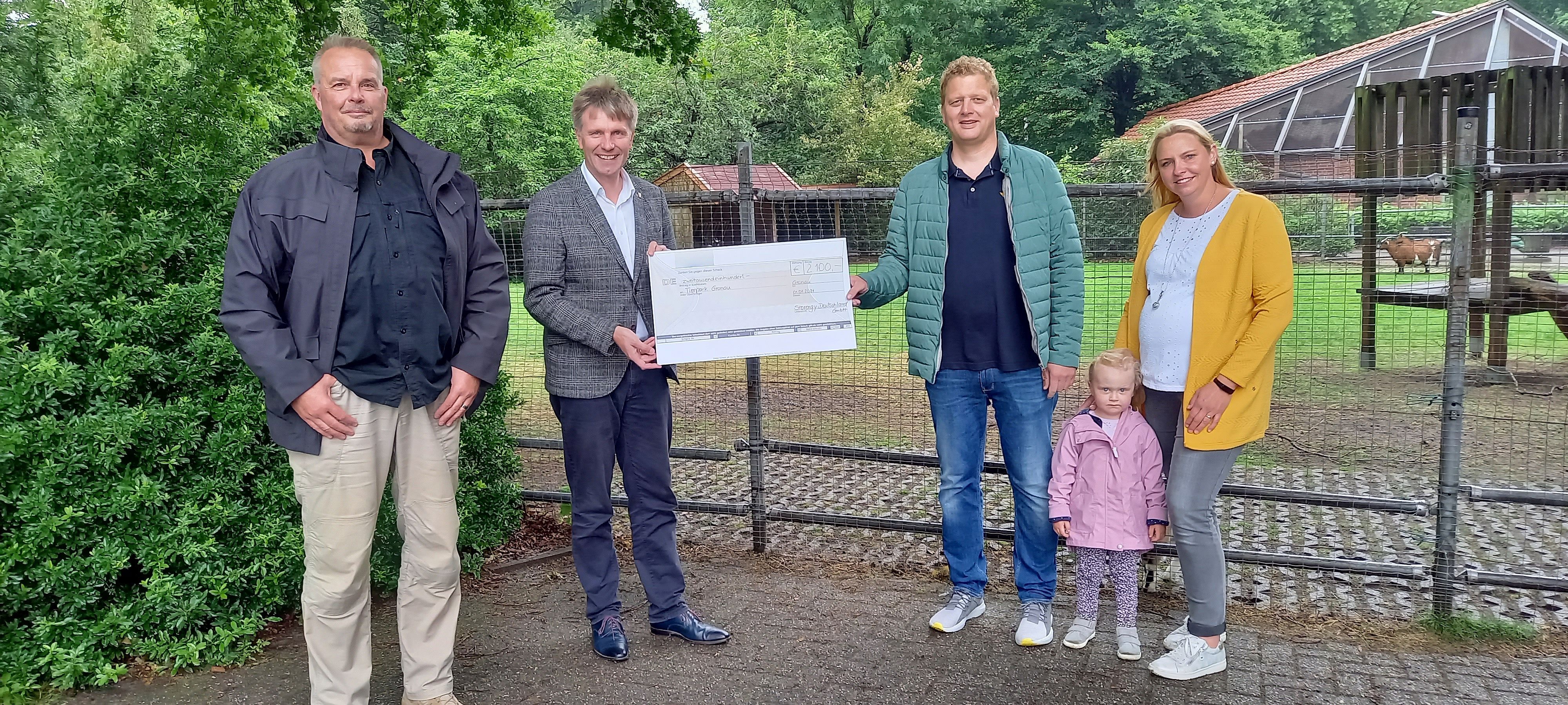 Spendenübergabe im Tierpark Gronau