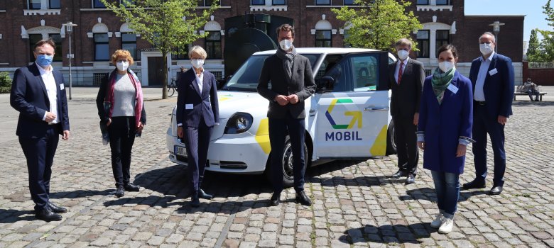 Landrat Dr. Kai Zwicker, Dr. Elisabeth Schwenzow, Regierungspräsidentin Dorothee Feller, Verkehrsminister Hendrik Wüst, Bürgermeister Rainer Doetkotte, Mitglied des Landtags Heike Wermer, Geschäftsführer RVM Andre Pieperjohanns.
