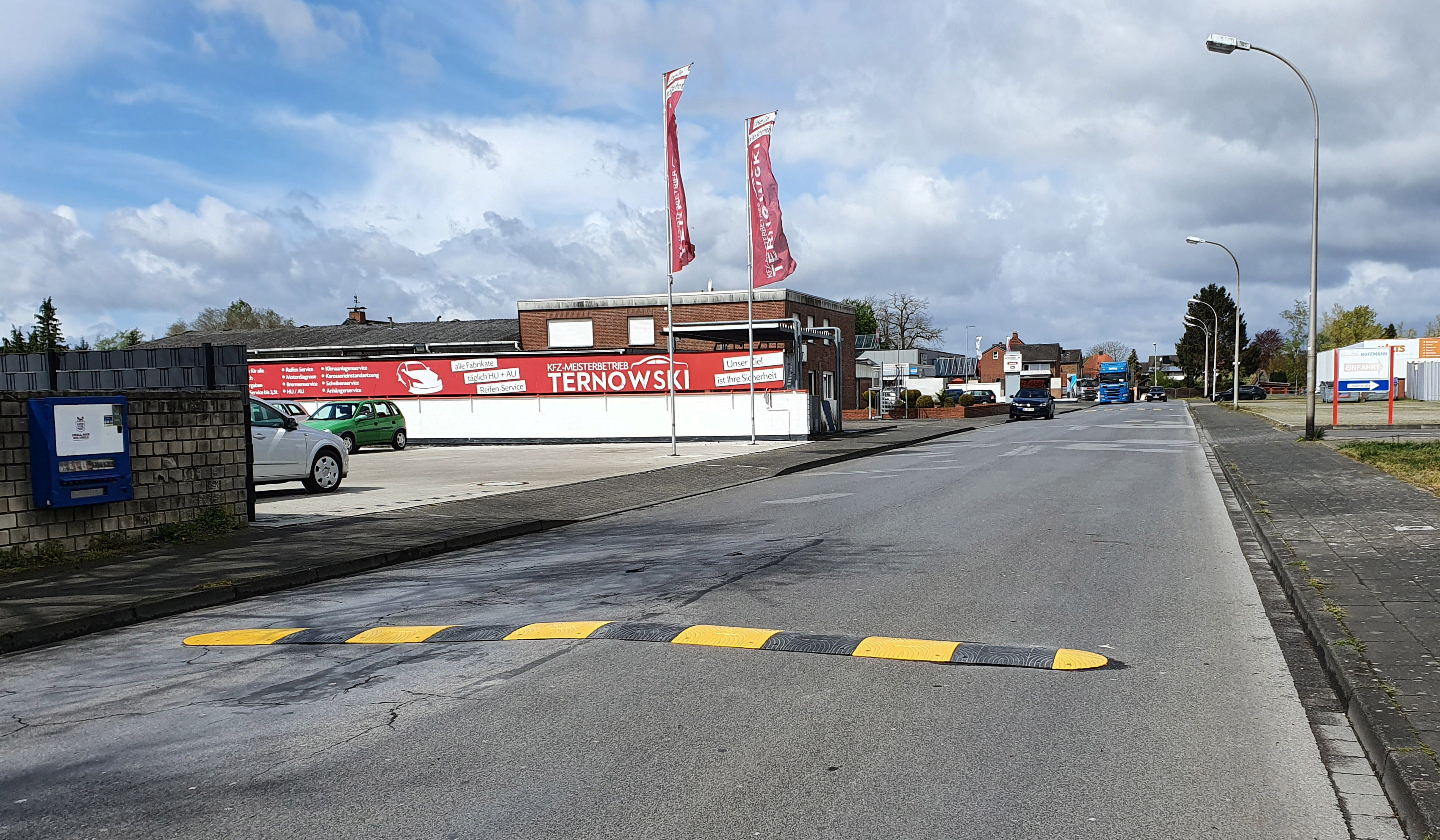 Zwei Schweller in der Siemensstraße.