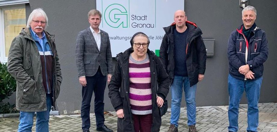 Von links nach rechts: Udo Buchholz (GAL), Bürgermeister Rainer Doetkotte, Marita Wagner (Die Linke), Vladimir Slivyak (Ecodefence), Matthias Eickhoff (Aktionsbündnis Münsterland gegen Atomanlagen).