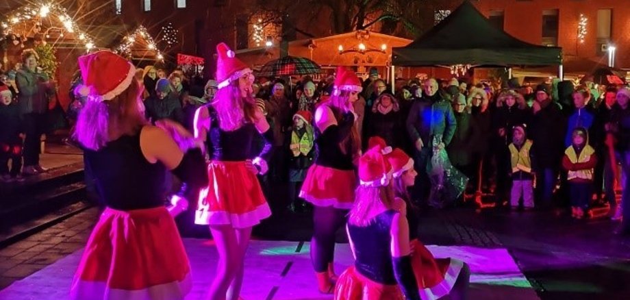 Tanzgruppe auf dem Weihnachtsmarkt Epe im Jahr 2019