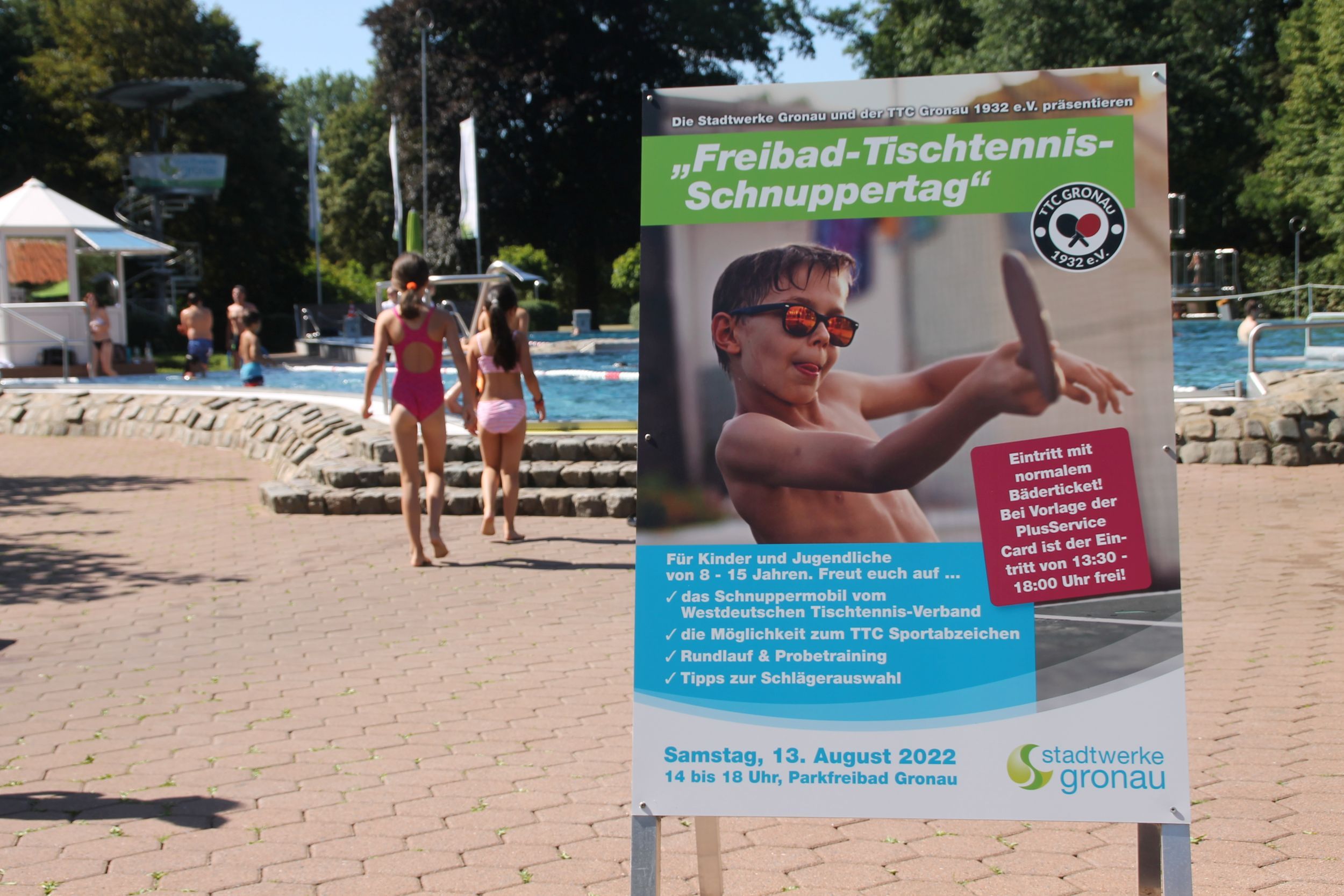 Das Plakat zum „Tischtennis-Schnuppertag“ im Parkfreibad.