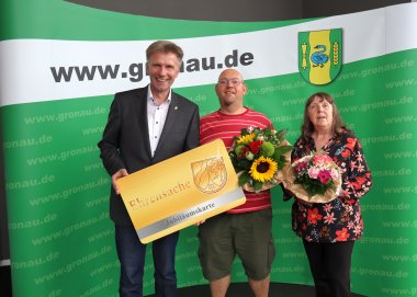 Bürgermeister Rainer Doetkotte, André Sander und Ulla Sander-Stief vom Ev. Posaunenchor + Spielmannszug der Erlöserkirche