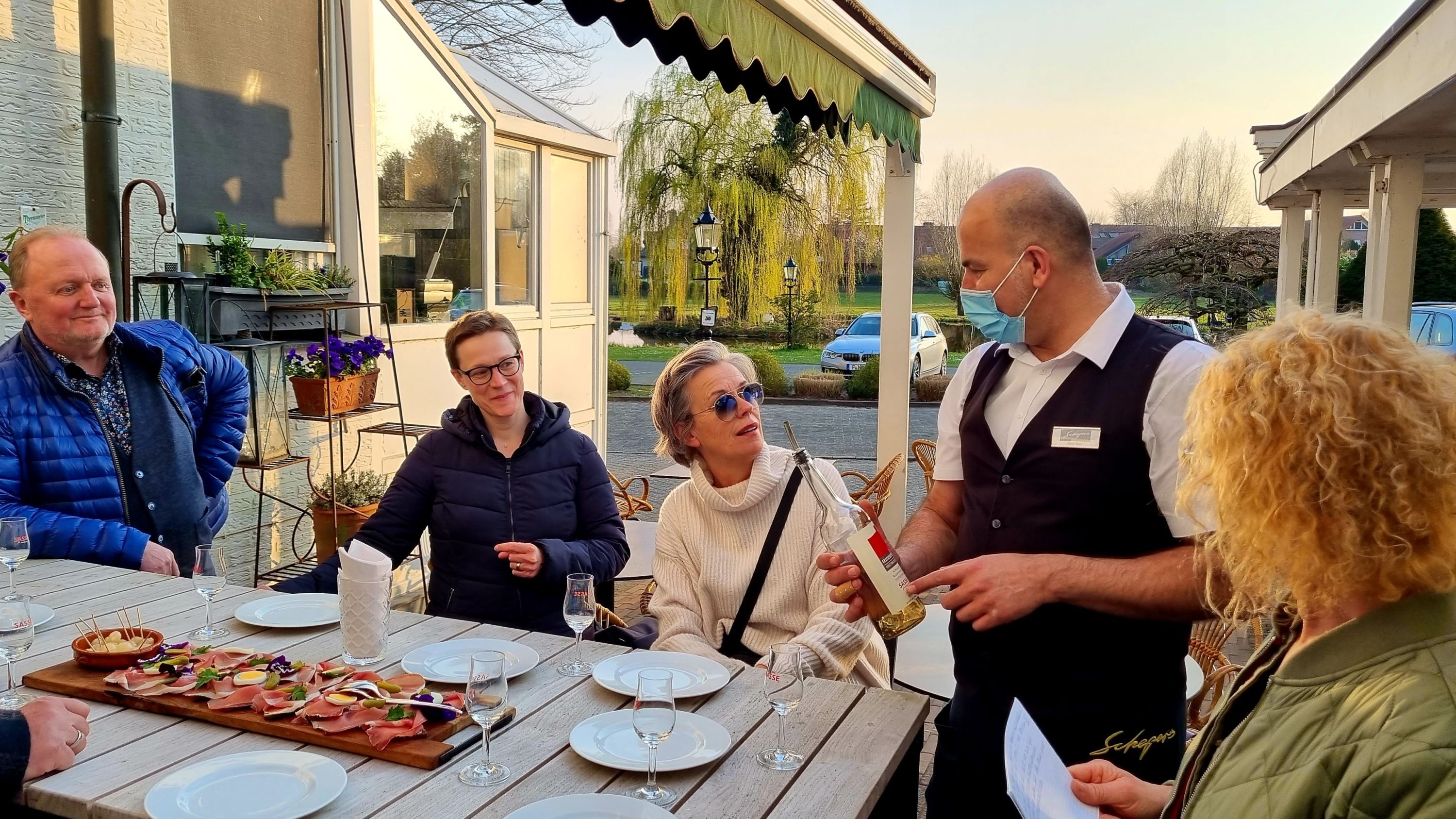 Teilnehmende der Stadtführung Kneipen, Knifte und ein Korn.