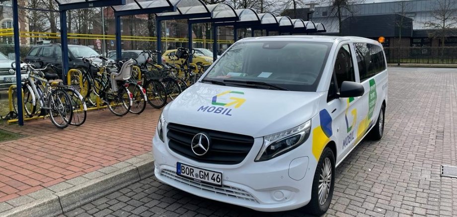 Das G-Mobil vor dem Eper Amtshaus.