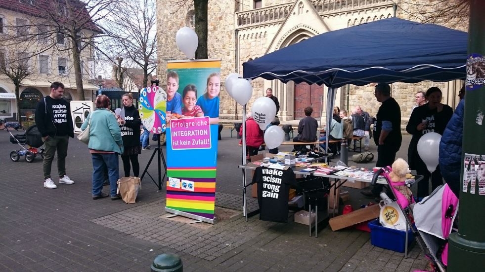 Der Infostand des GroNet in der Neustraße.