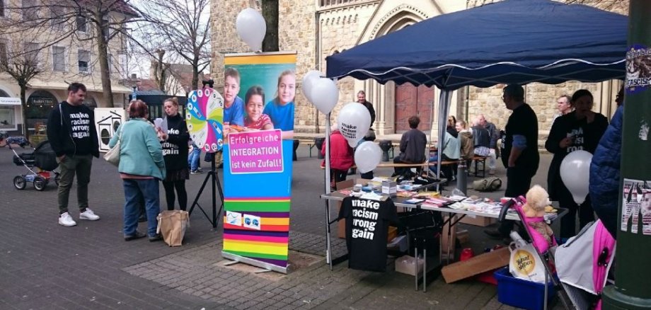 Der Infostand des GroNet in der Neustraße.