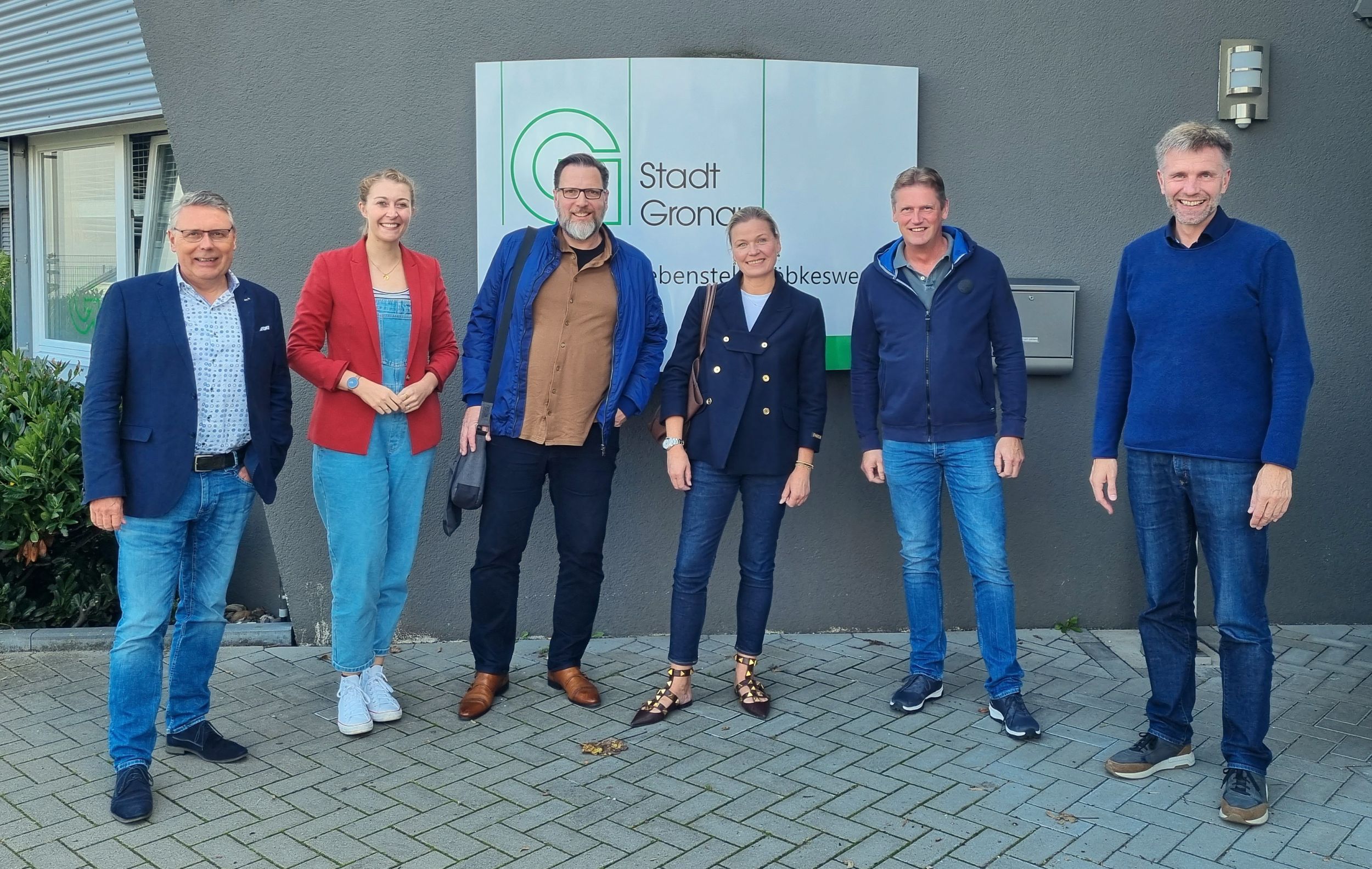 Der Bürgermeister Rainer Doetkotte mit Vertretern des Kulturbüros, des Cityrings und der Eper Werbegemeinschaft.