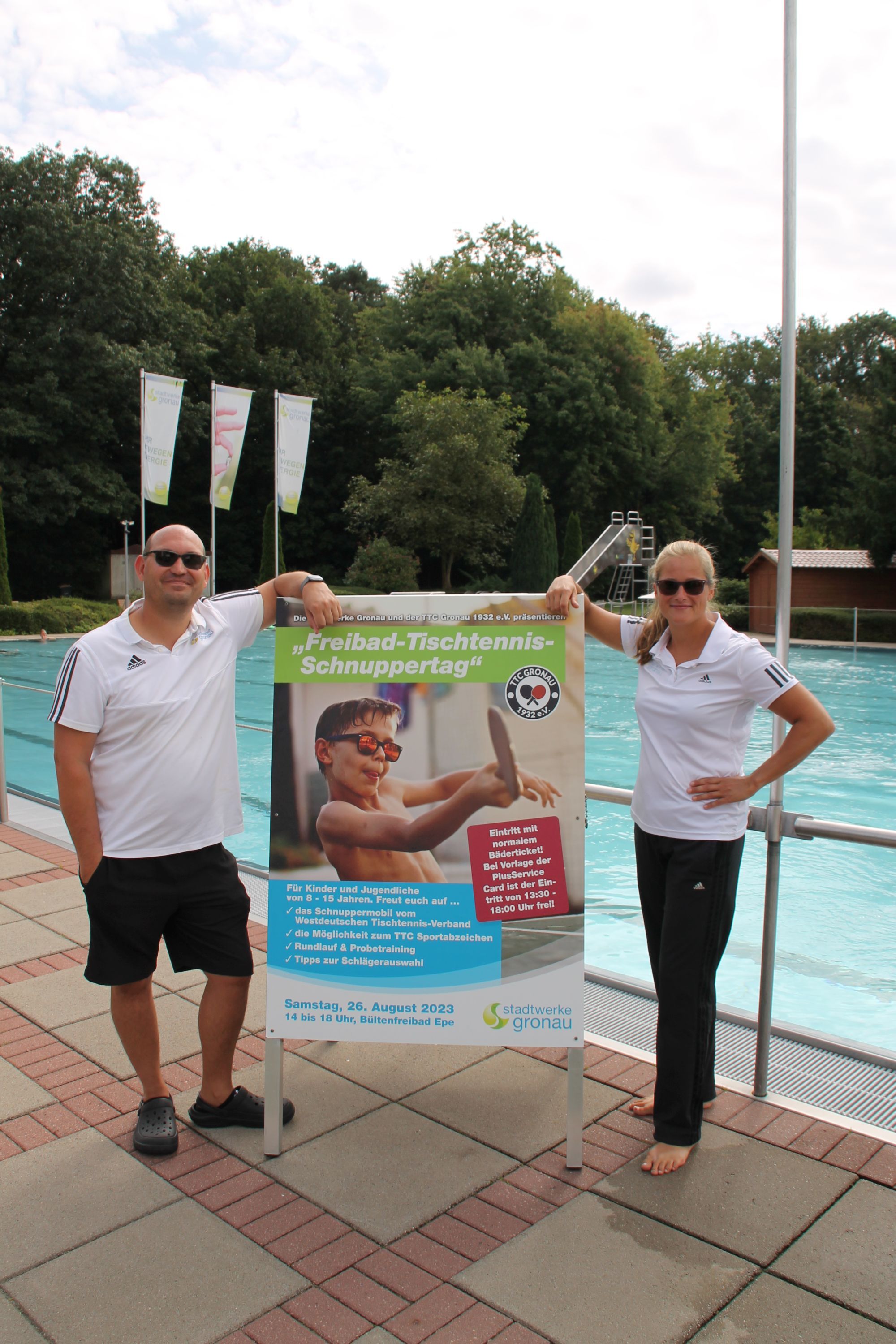 Einladung zum Tischtennis-Schnuppertag mit einem Plakat. 