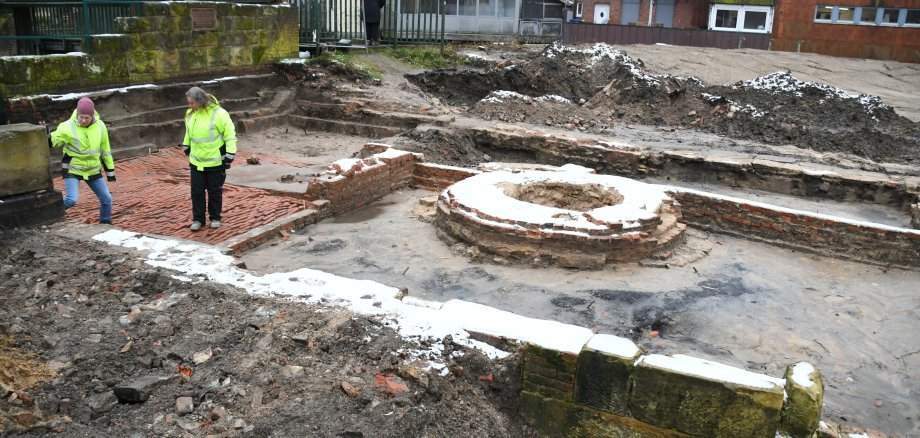 Archäologische Grabungen auf dem Areal des Rathausneubaus 