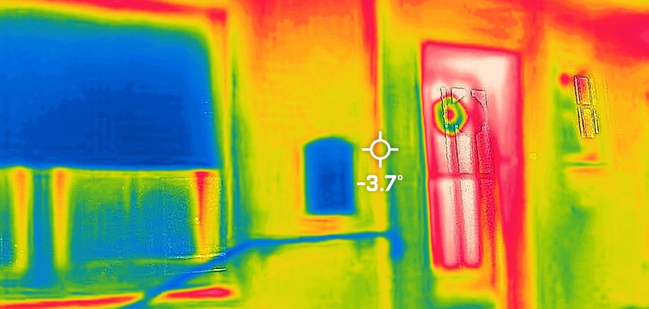 Ein Thermografie-Bild eines Wohnhauses.