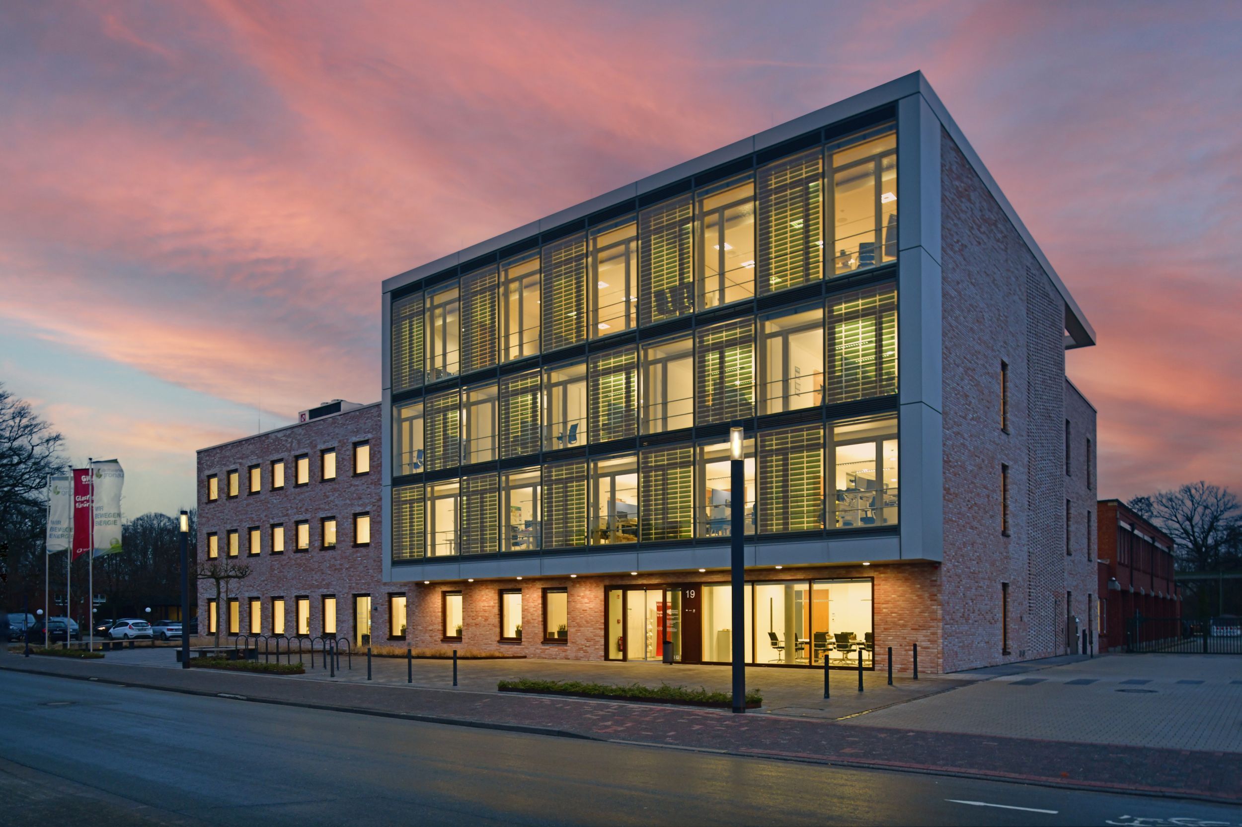 Das neue Stadtwerke-Gebäude von vorne.