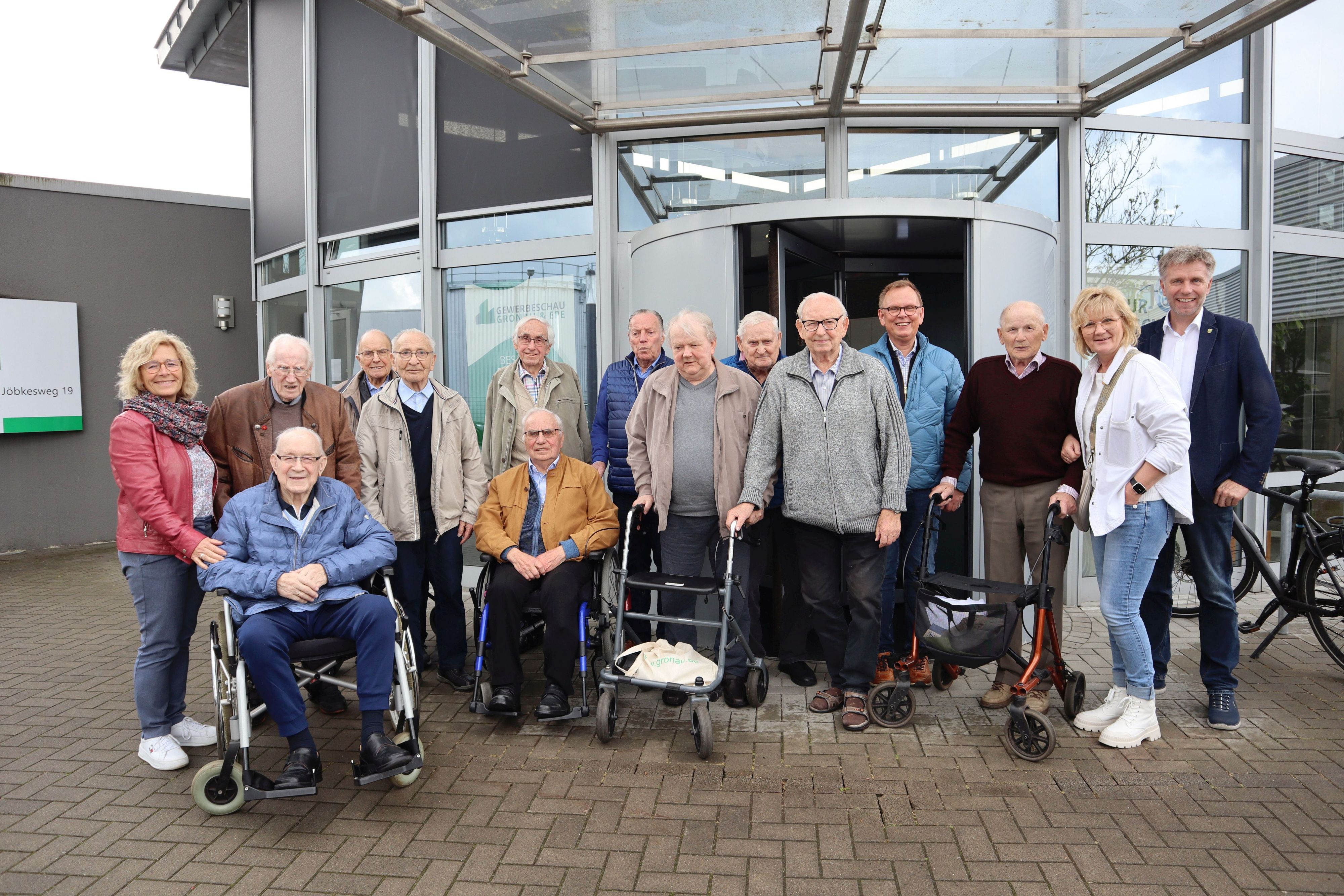 Die Männerrunde mit Bürgermeister Rainer Doetkotte.