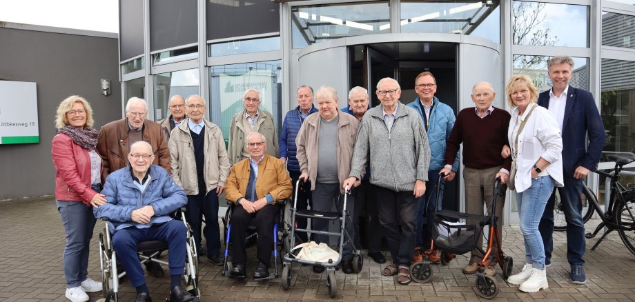 Die Männerrunde mit Bürgermeister Rainer Doetkotte.