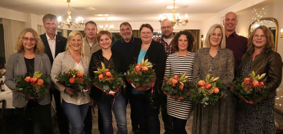 Die Jubilar:innen mit Bürgermeister Rainer Doetkotte.