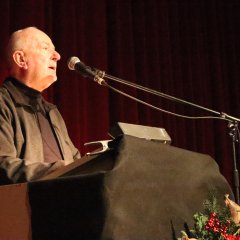 Prädikant Gerd Ludewig hält eine Ansprache