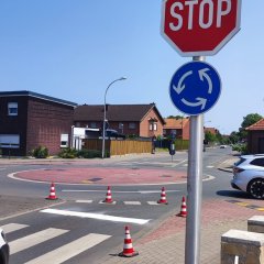 Kreisverkehr Vereinsstraße / Alter Postweg stadtauswärts