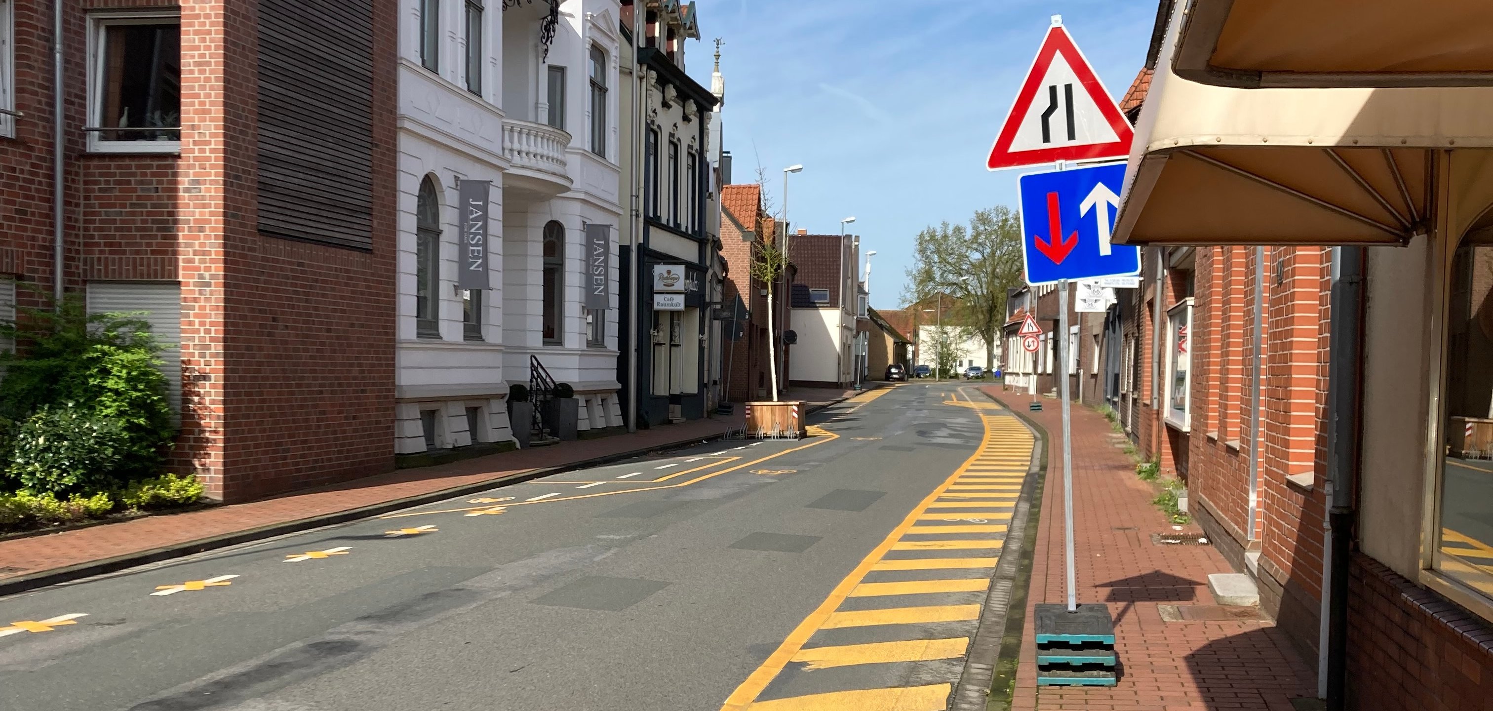 Die Gronauer Straße in Epe im Verkehrsversuch.
