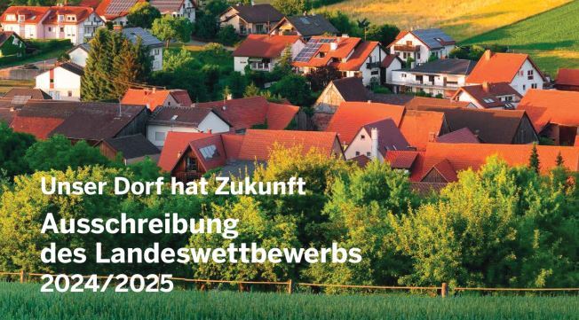 Ein Dorf in grüner Natur