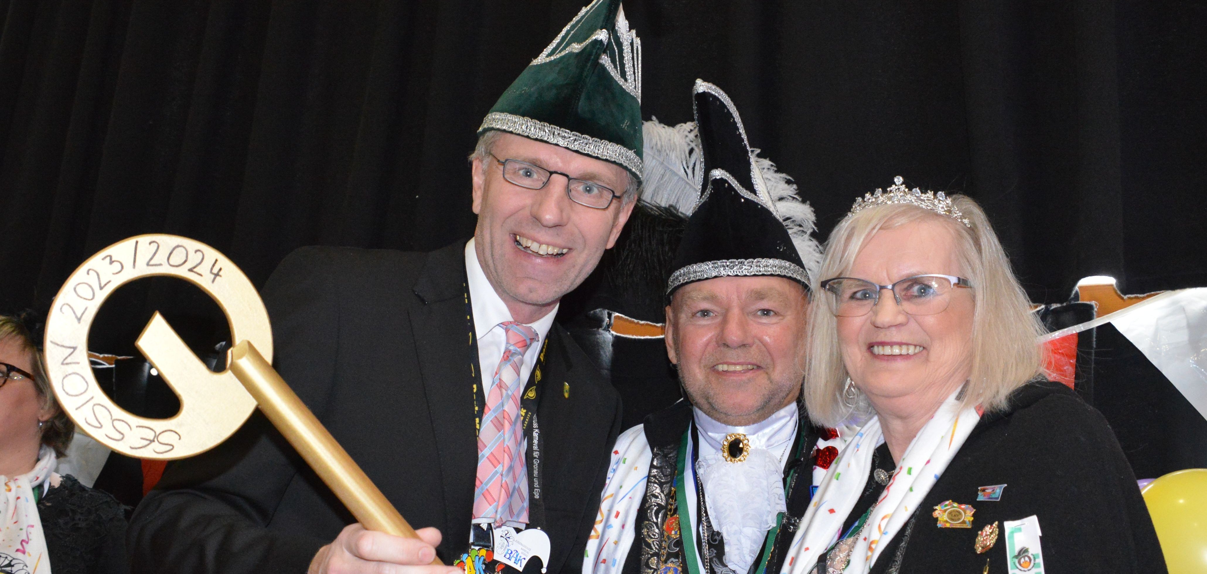 Schlüsselübergabe von Bürgermeister Rainer Doetkotte an Stadtprinzessin Brigitte I.