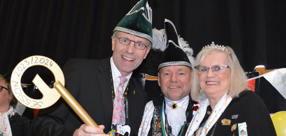 Schlüsselübergabe von Bürgermeister Rainer Doetkotte an Stadtprinzessin Brigitte I.