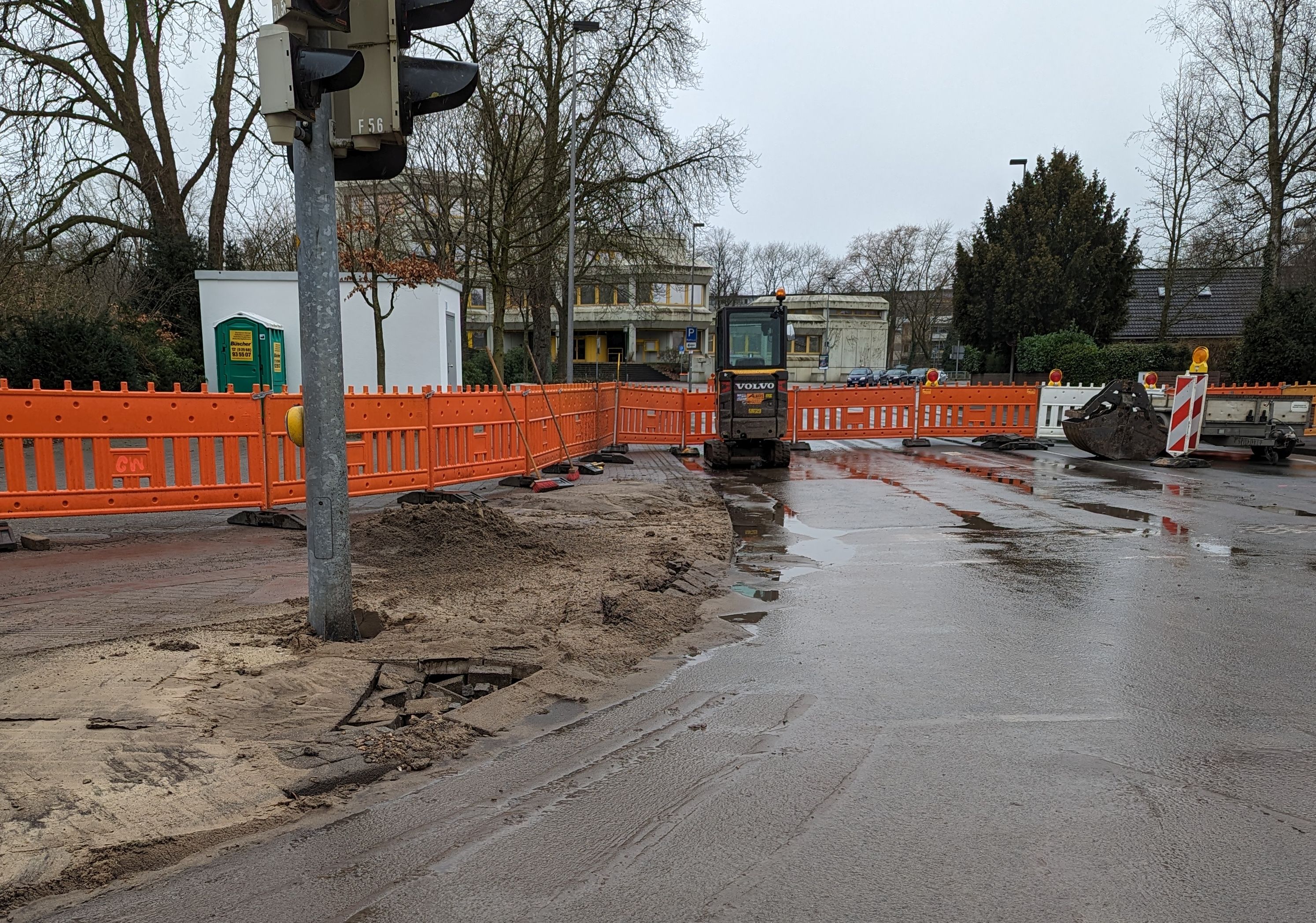 Baustelle mit Wasserrohrbruch