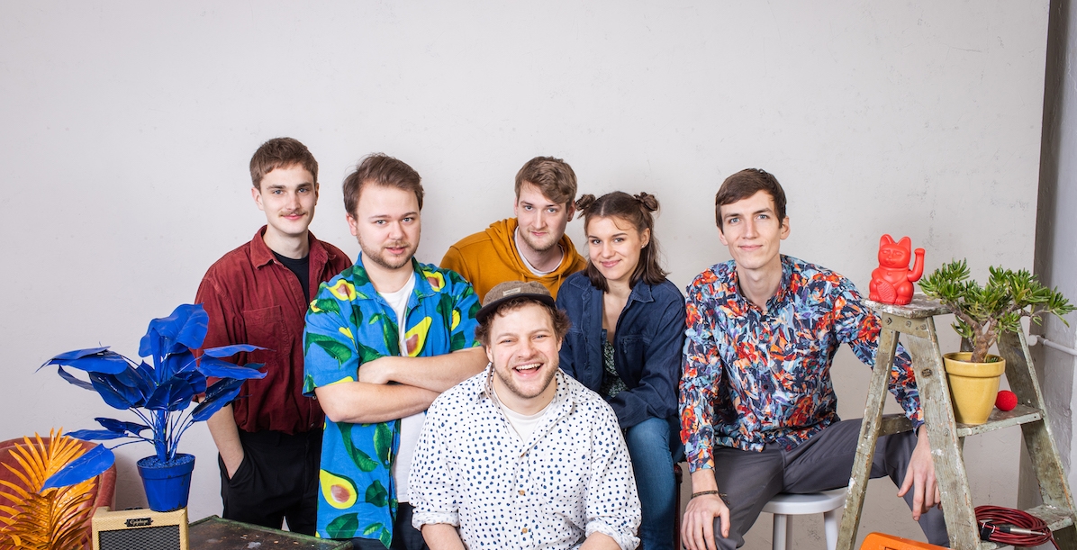 Sechs Musiker der Band Betrayers of Babylon