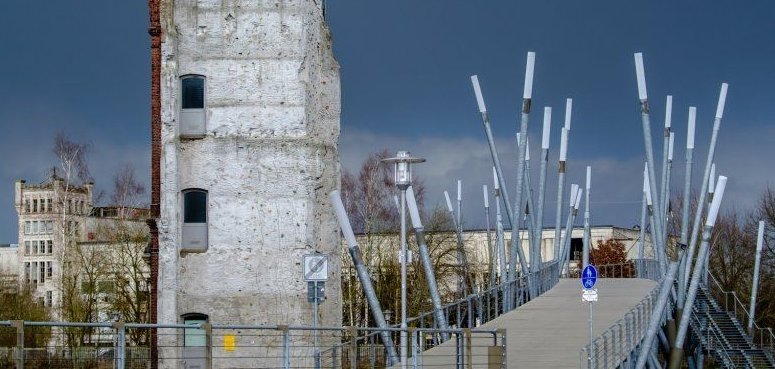 Bogenbrücke auf dem LAGA-Gelände