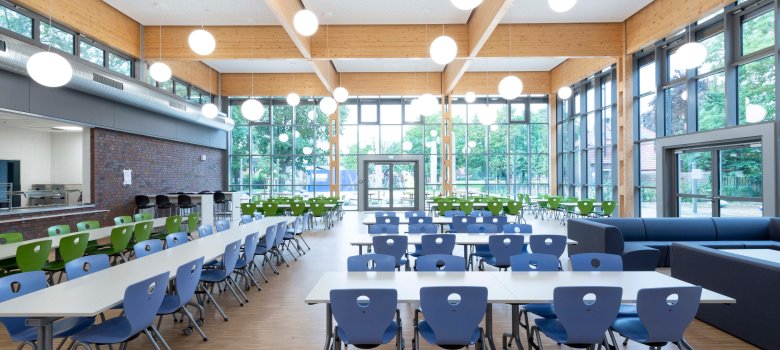 Die neugestaltete Mensa der Euregio-Gesamtschule in Gronau-Epe.
