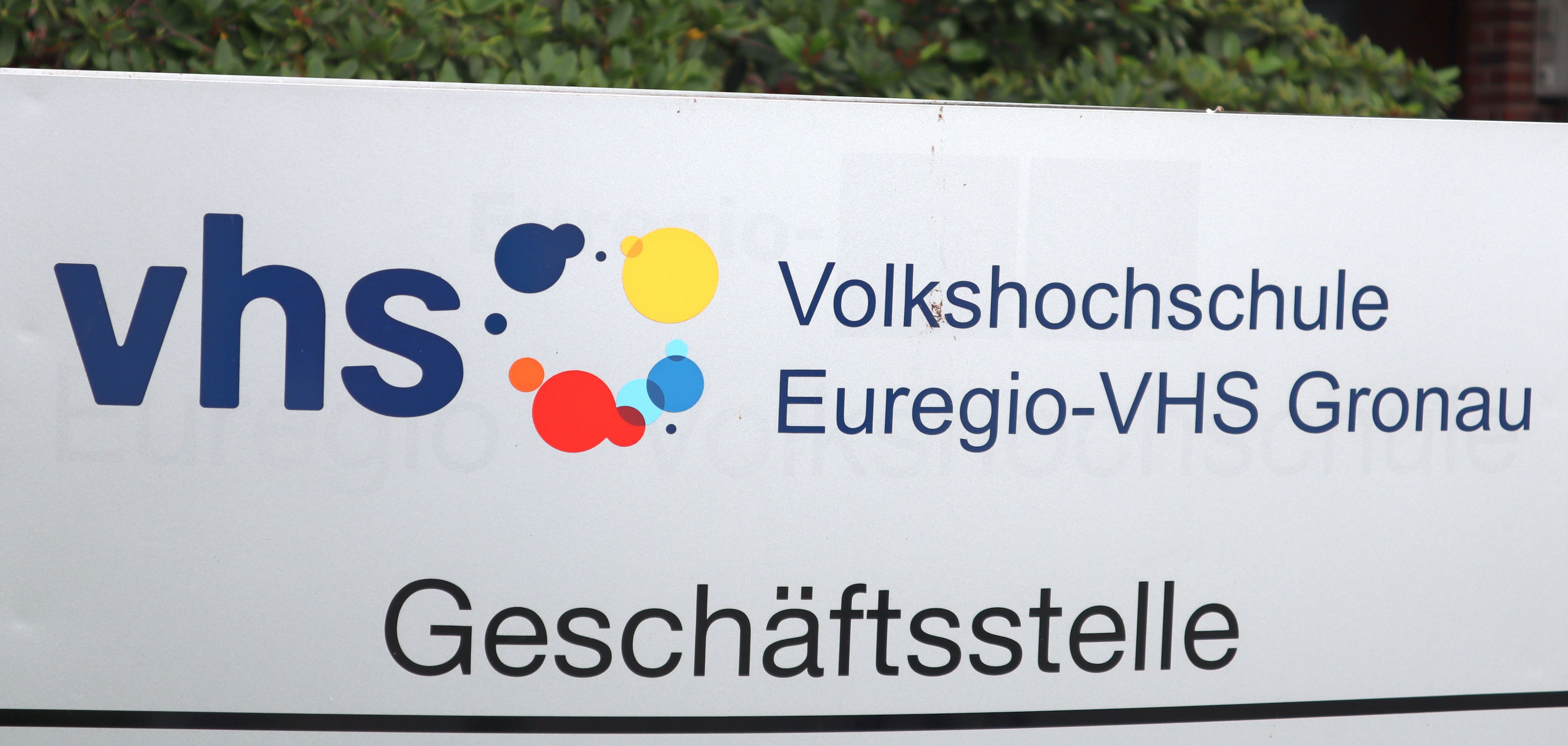 Schild der Euregio-VHS in Epe