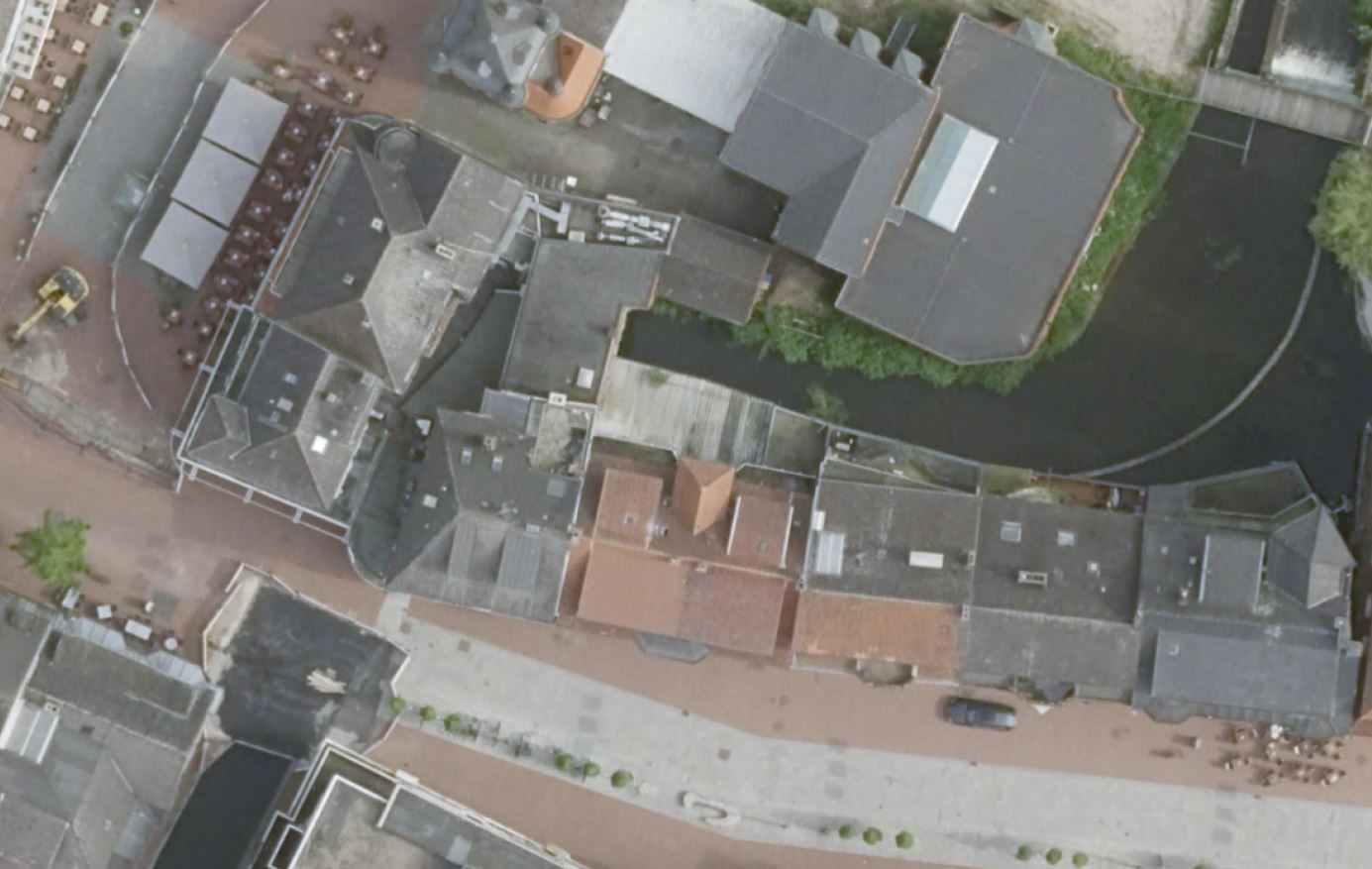 Luftbild, das den Bereich der Dinkel zeigt, die zwischen der Neustraße und der Wehranlage am Mühlenplatz abgesperrt werden muss