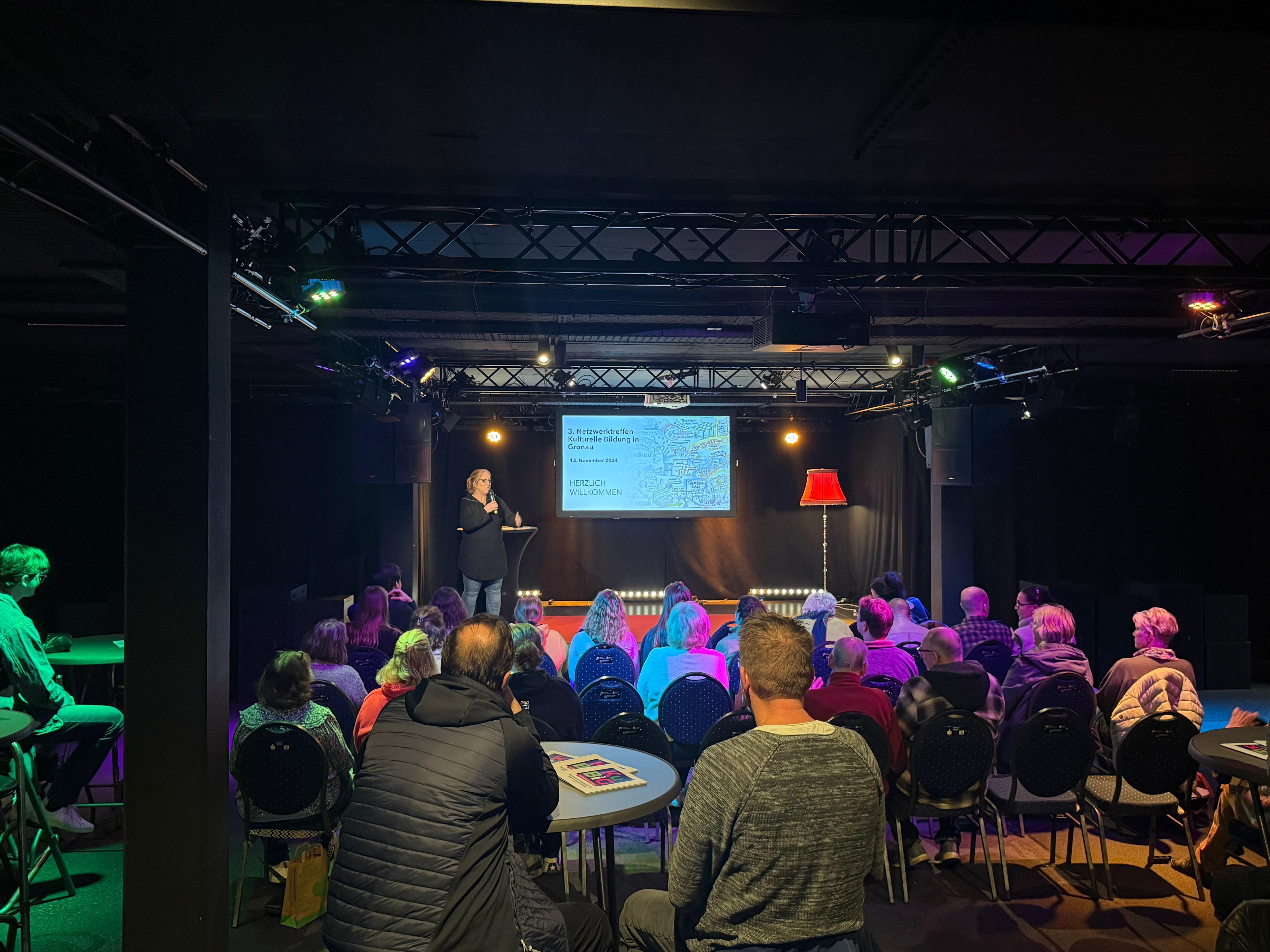 Einblick in das Netzwerktreffen in der Turbine des rock'n'popmuseum's