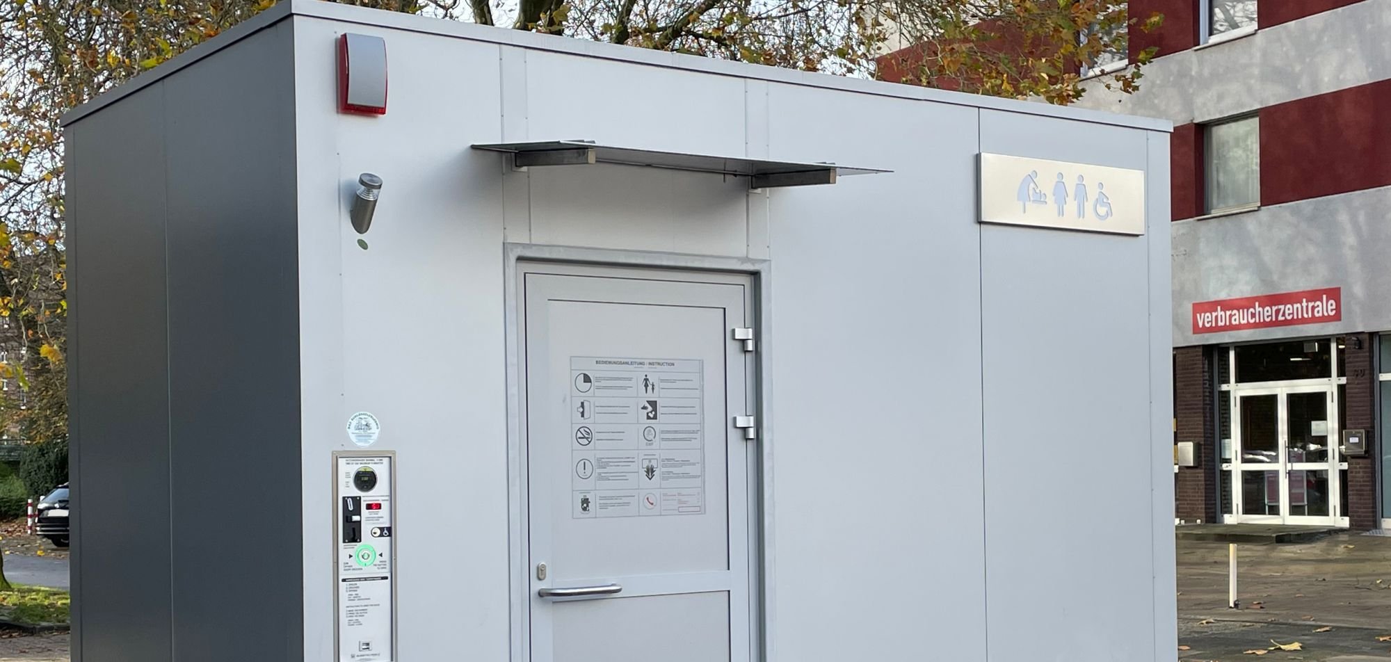 Die öffentliche Toilettenanlage in der Konrad-Adenauer-Straße 45.
